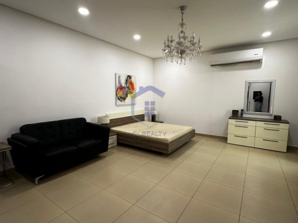 Affordable Spacious Studio For Rent In The CityCenter Of Saar