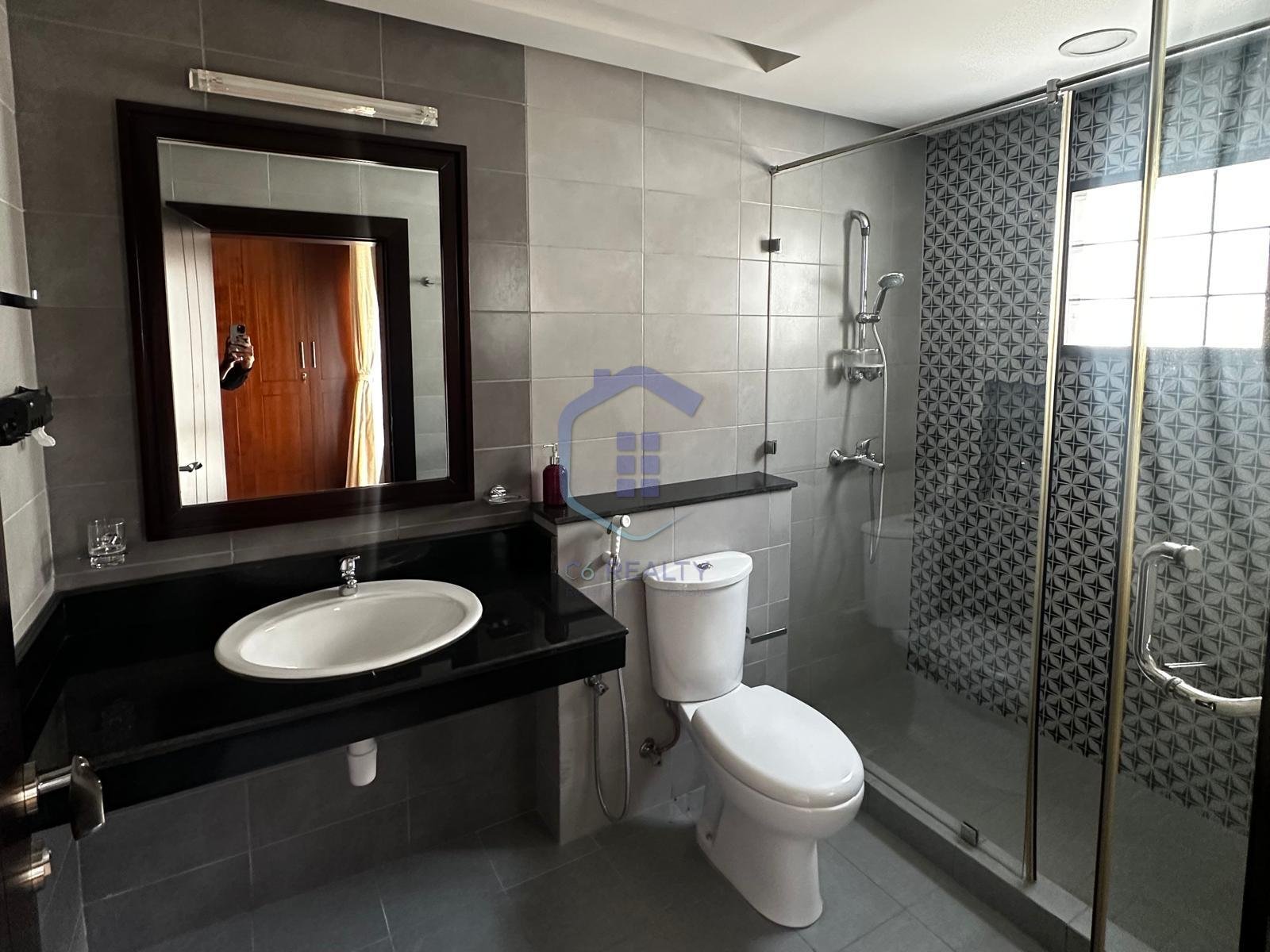 Affordable Spacious 1-Bedroom Apartment For Rent In The Center Saar.