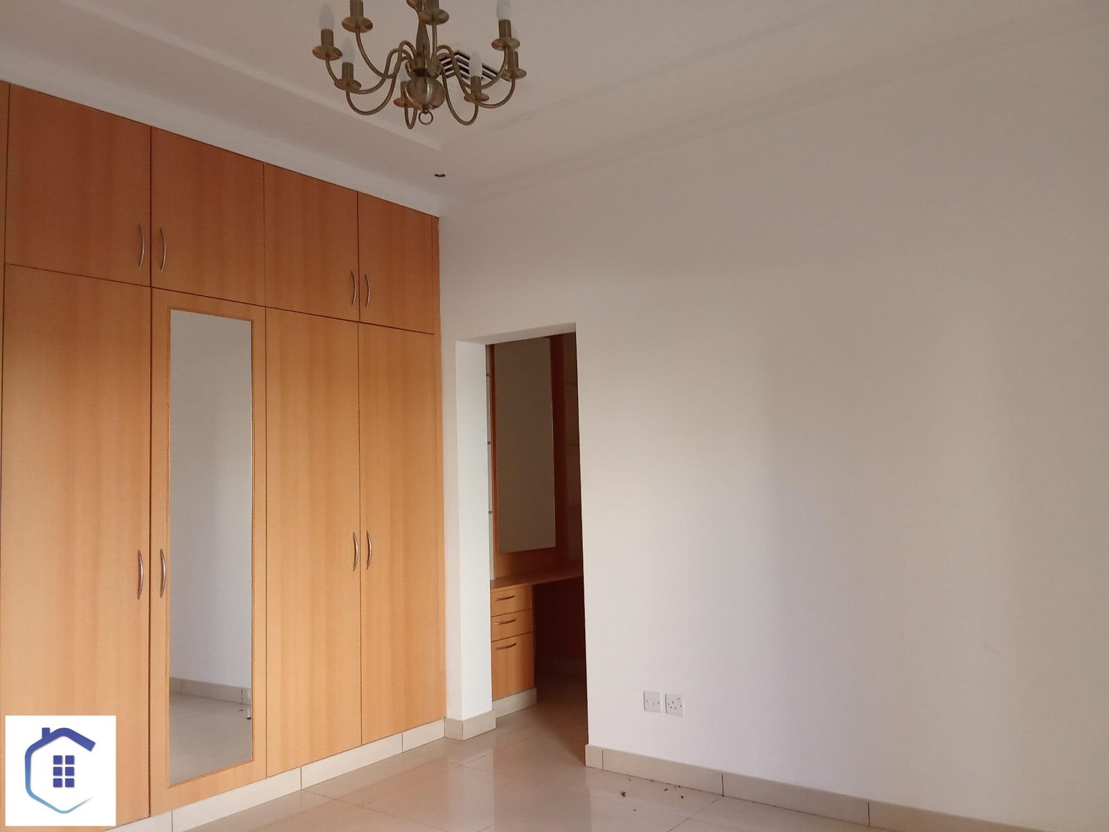 Luxury 4-Bedroom Villa for Rent in The Center Saar