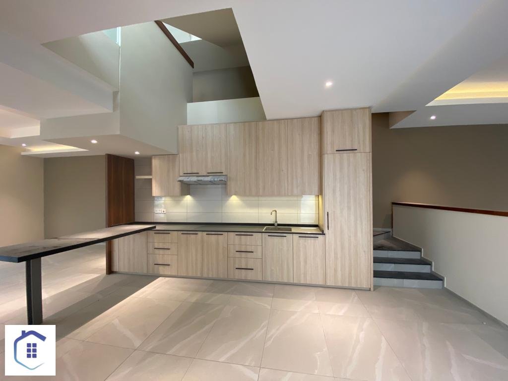 Luxury 3-Bedroom Villa for Rent in the Center of Saar