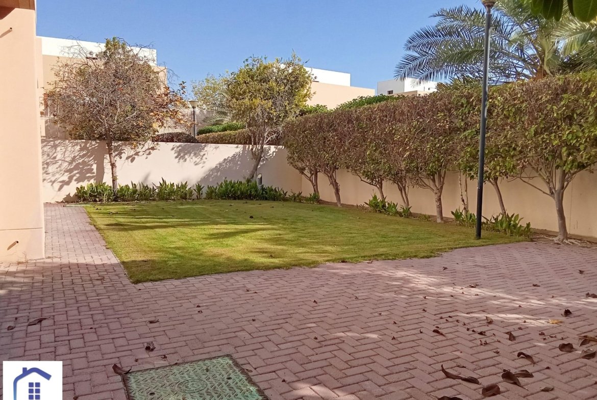 Luxury 4-Bedroom Villa for Rent in The Center Saar