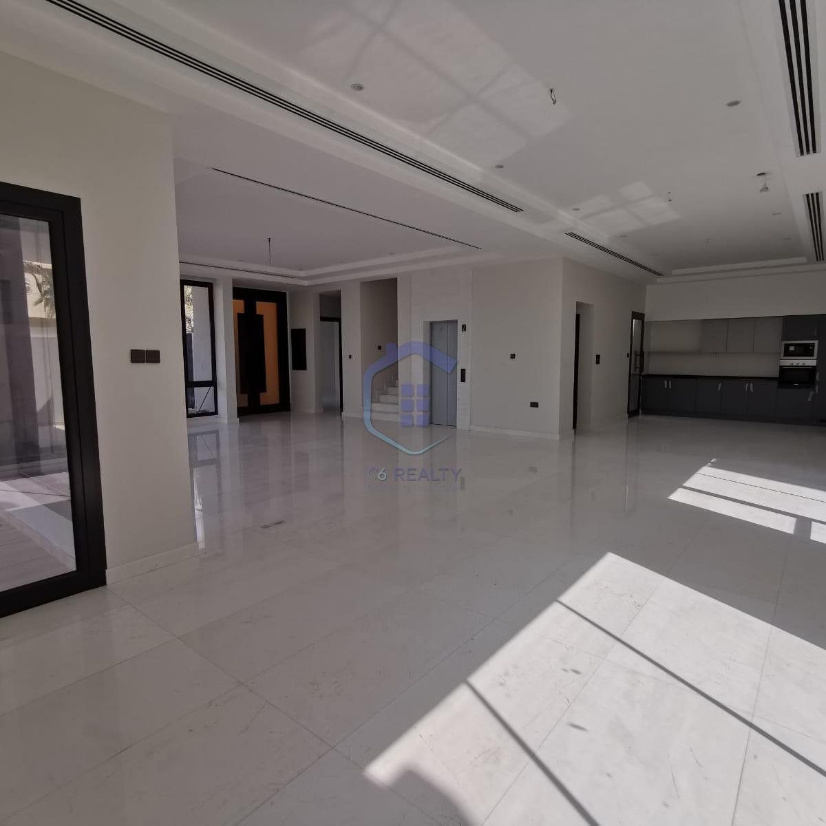 Luxury 4-Bedroom Villa in the Center Of Maqabah