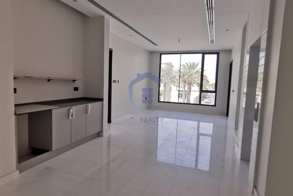 Luxury 4-Bedroom Villa in the Center Of Maqabah