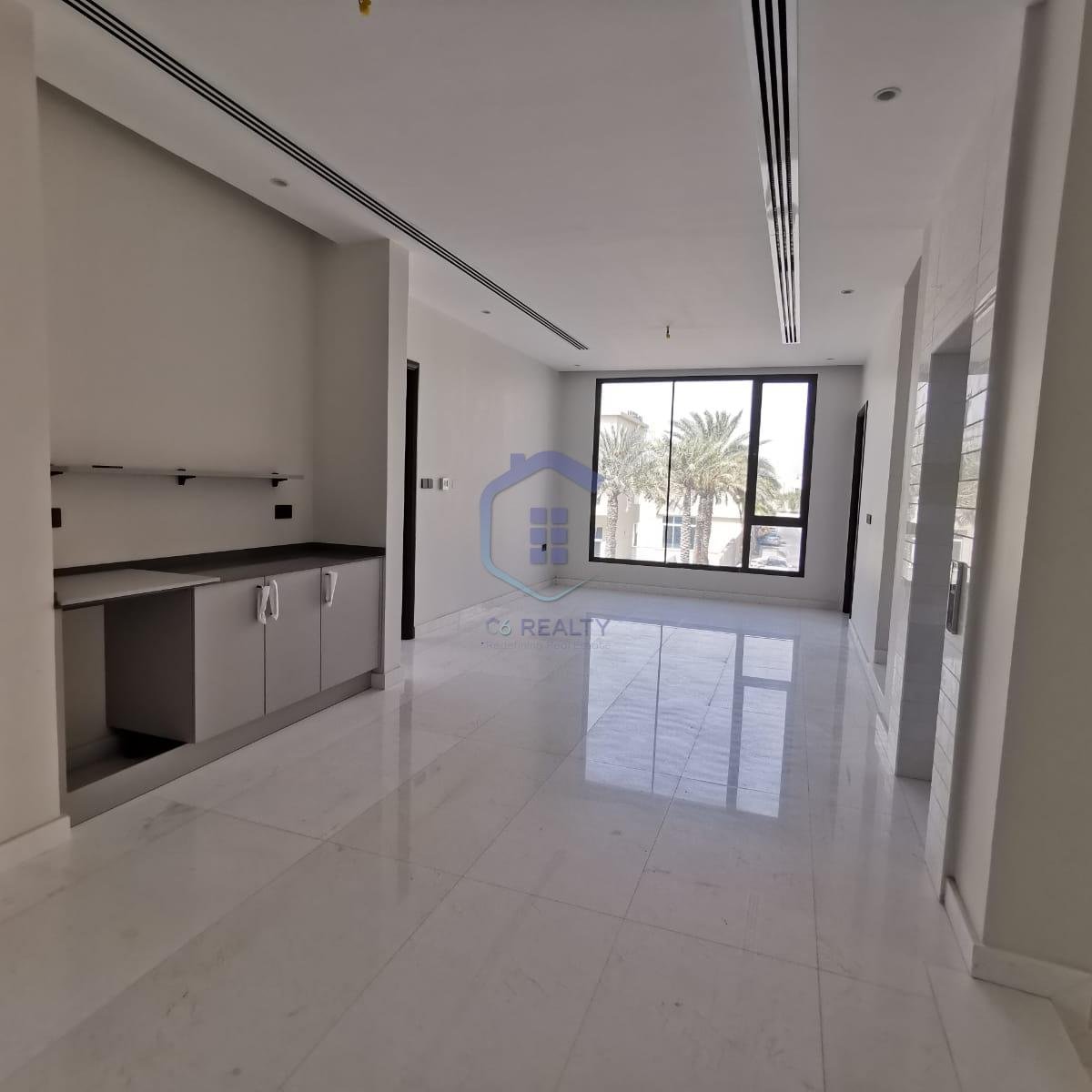 Luxury 4-Bedroom Villa in the Center Of Maqabah