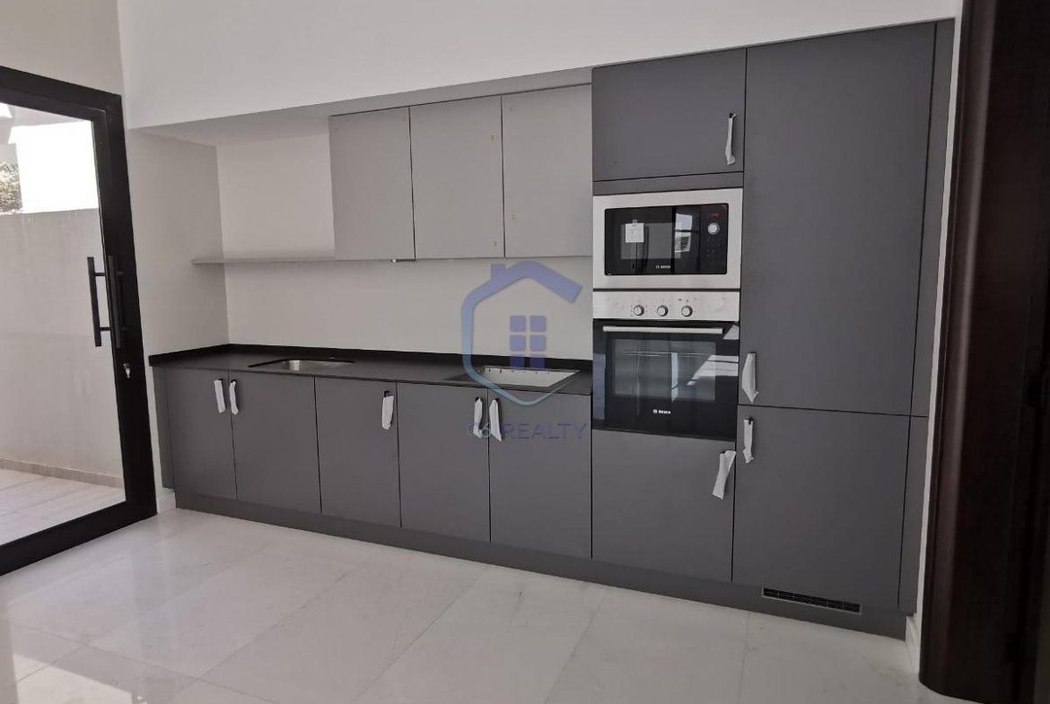 Luxury 4-Bedroom Villa in the Center Of Maqabah