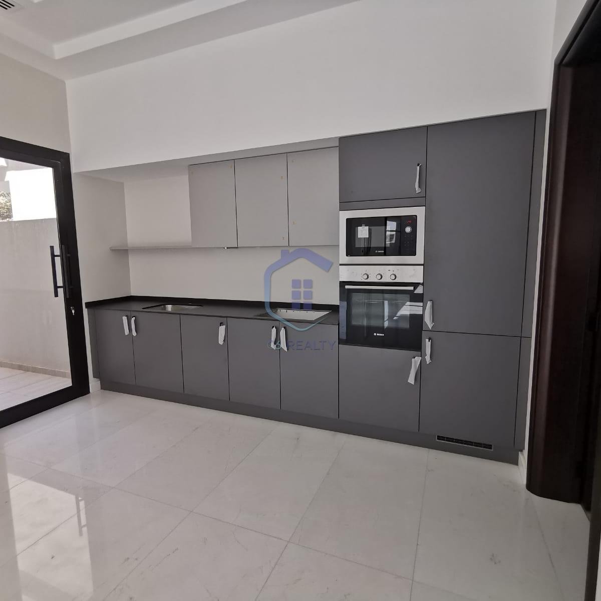 Luxury 4-Bedroom Villa in the Center Of Maqabah