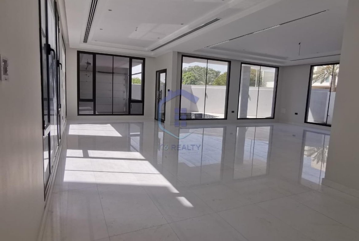 Luxury 4-Bedroom Villa in the Center Of Maqabah