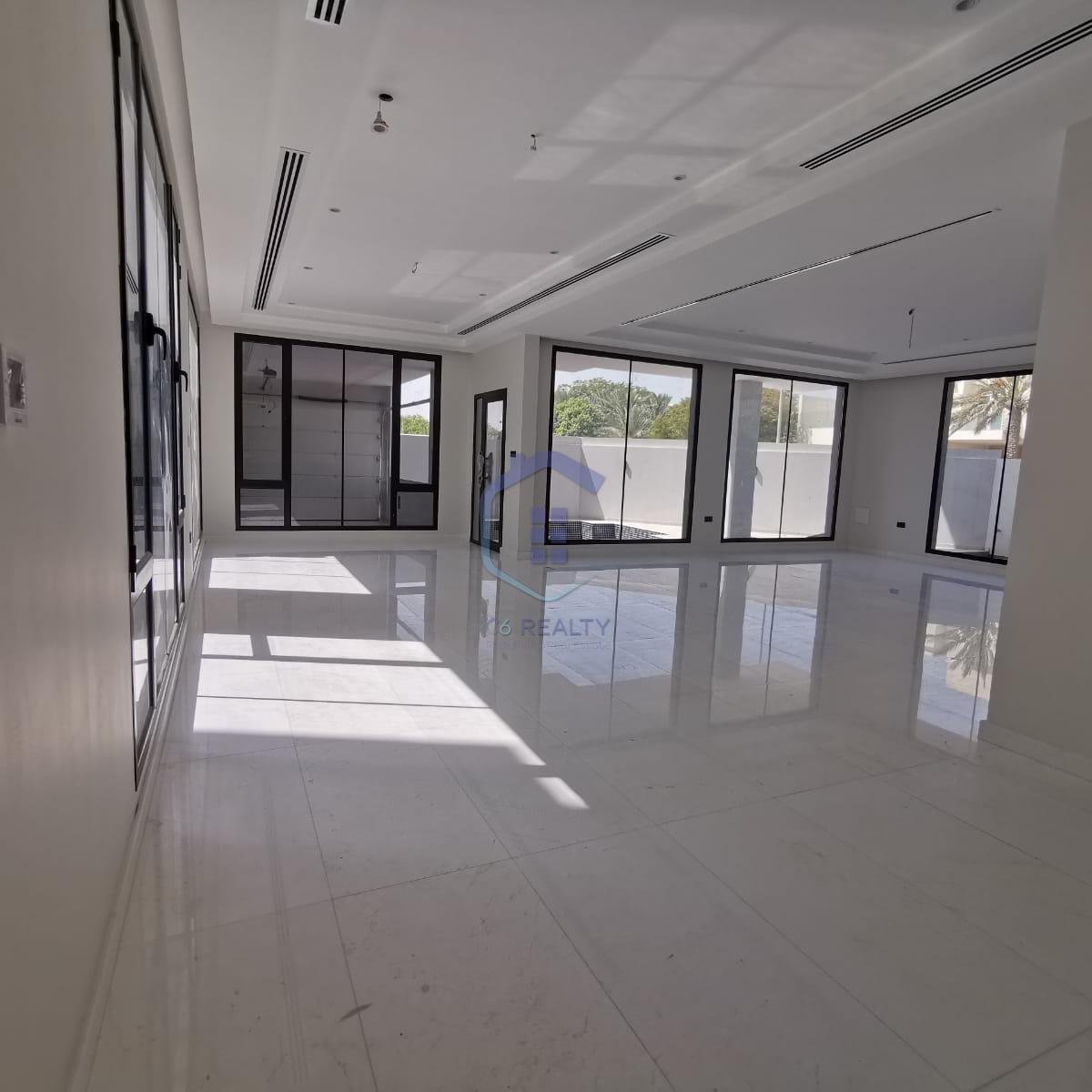 Luxury 4-Bedroom Villa in the Center Of Maqabah