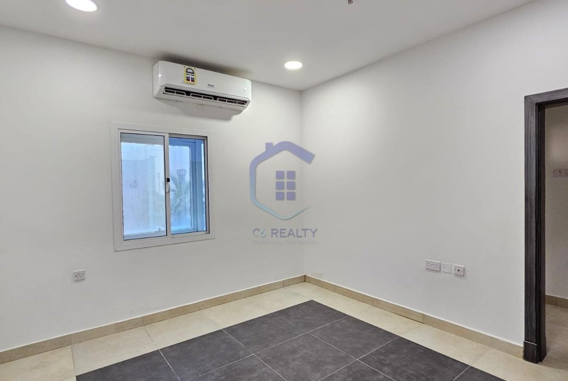 Exclusive 5-Bedroom Apartment for Rent in The Area of Saar.
