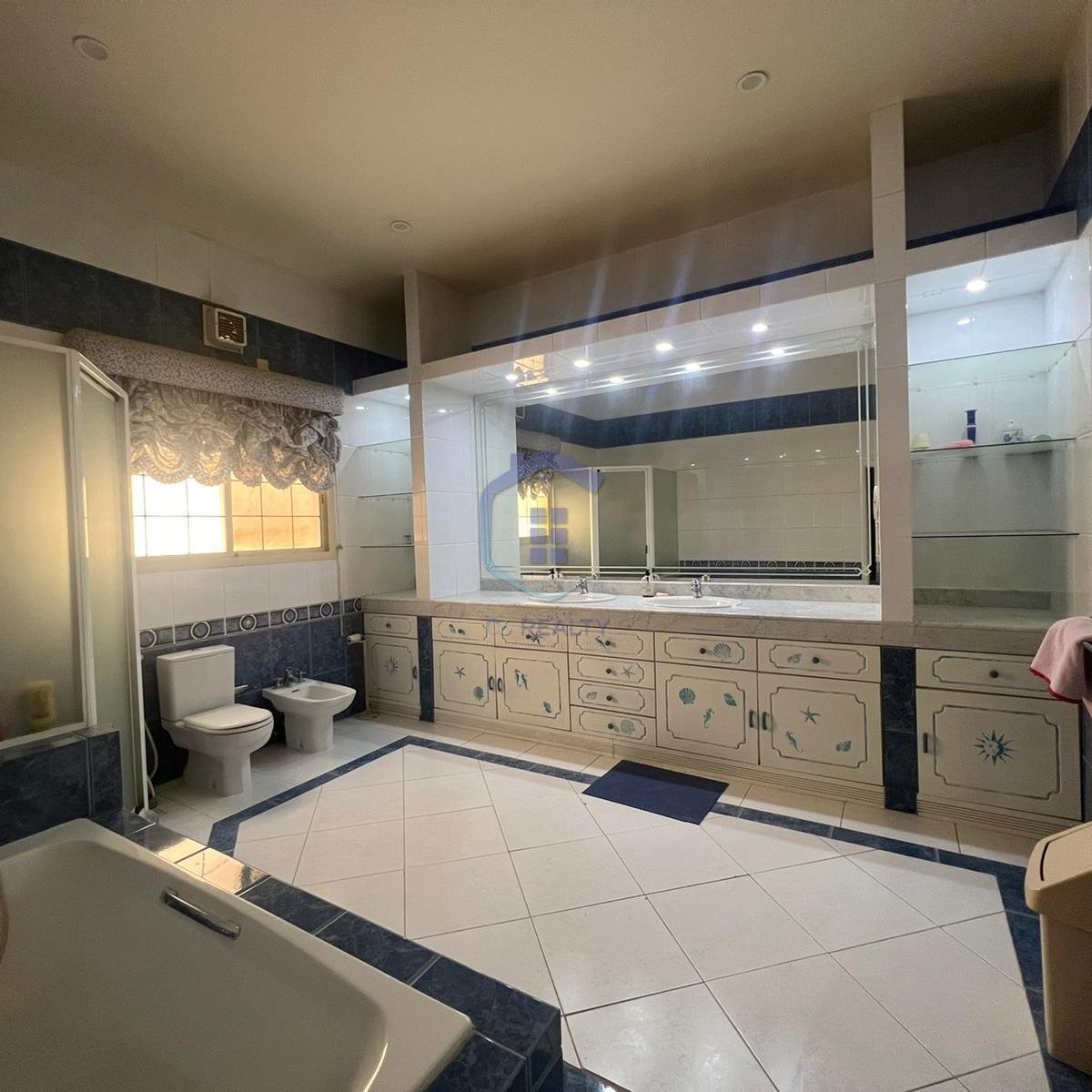 Luxury 4-Bedroom Villa in The heart of Al Hidd