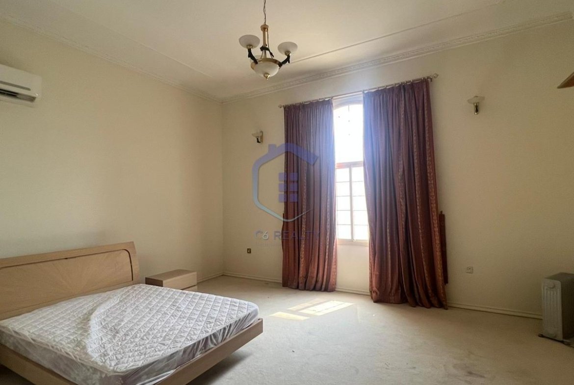 Luxury 4-Bedroom Villa in The heart of Al Hidd