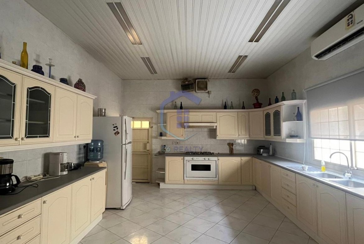Luxury 4-Bedroom Villa in The heart of Al Hidd