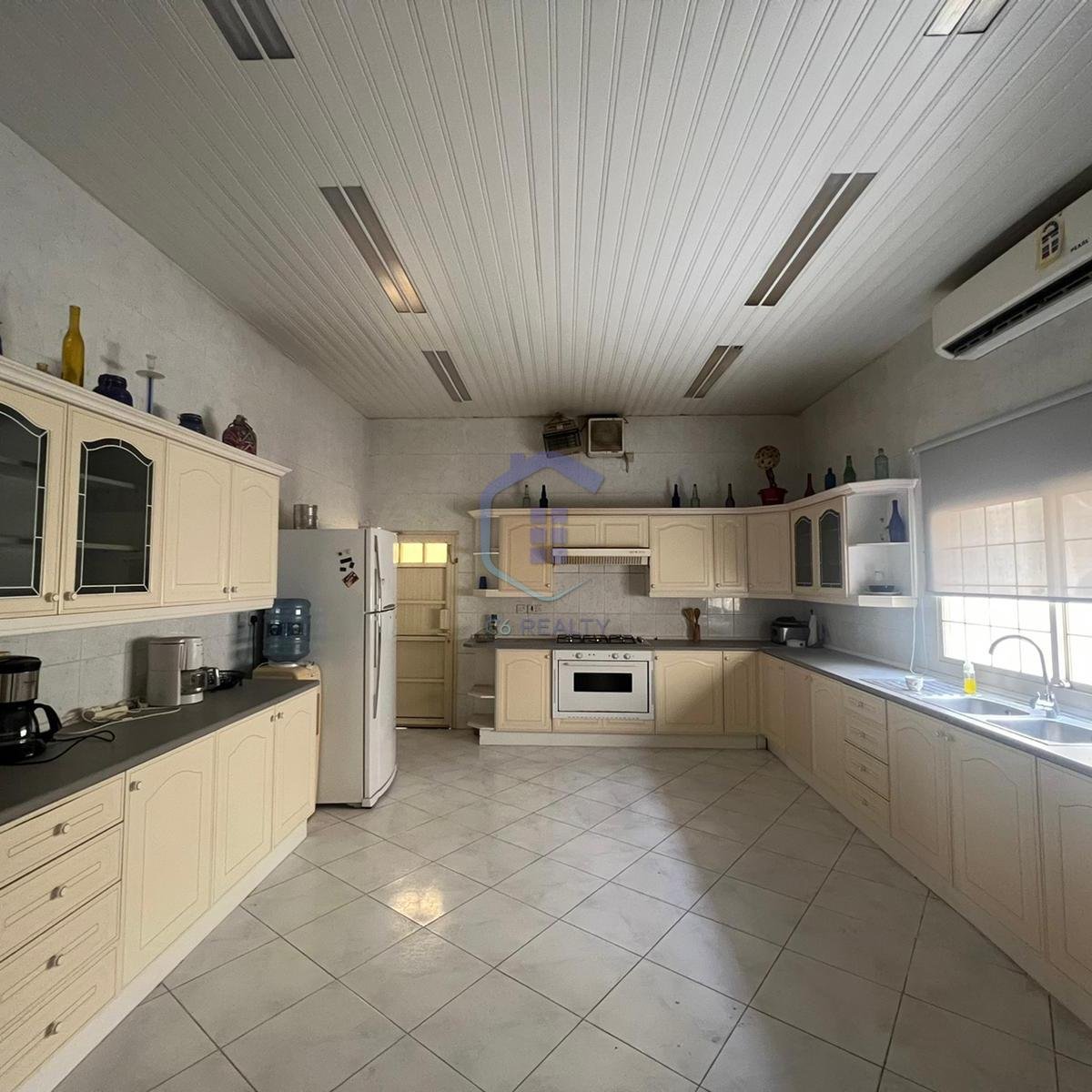 Luxury 4-Bedroom Villa in The heart of Al Hidd