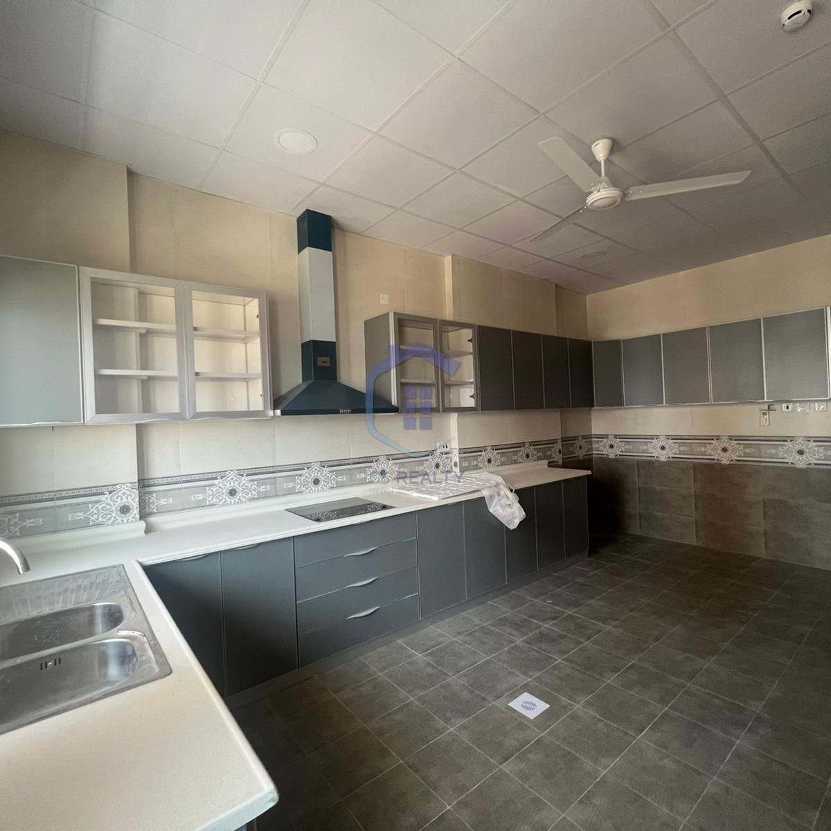 New Spacious 4-Bedroom Apartment in center of Hidd