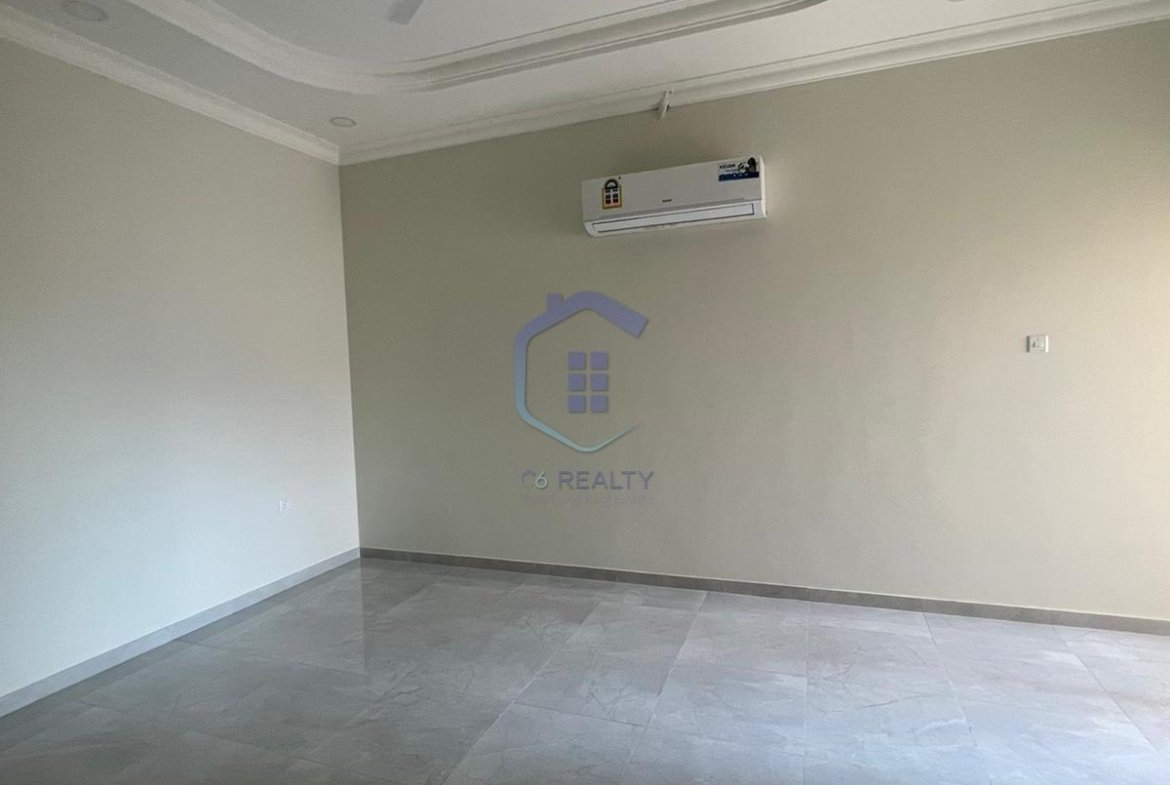 New Spacious 4-Bedroom Apartment in center of Hidd