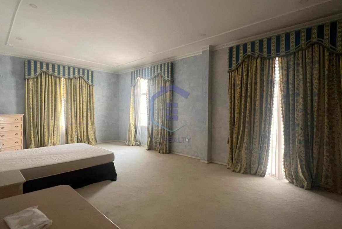 Luxury 4-Bedroom Villa in The heart of Al Hidd
