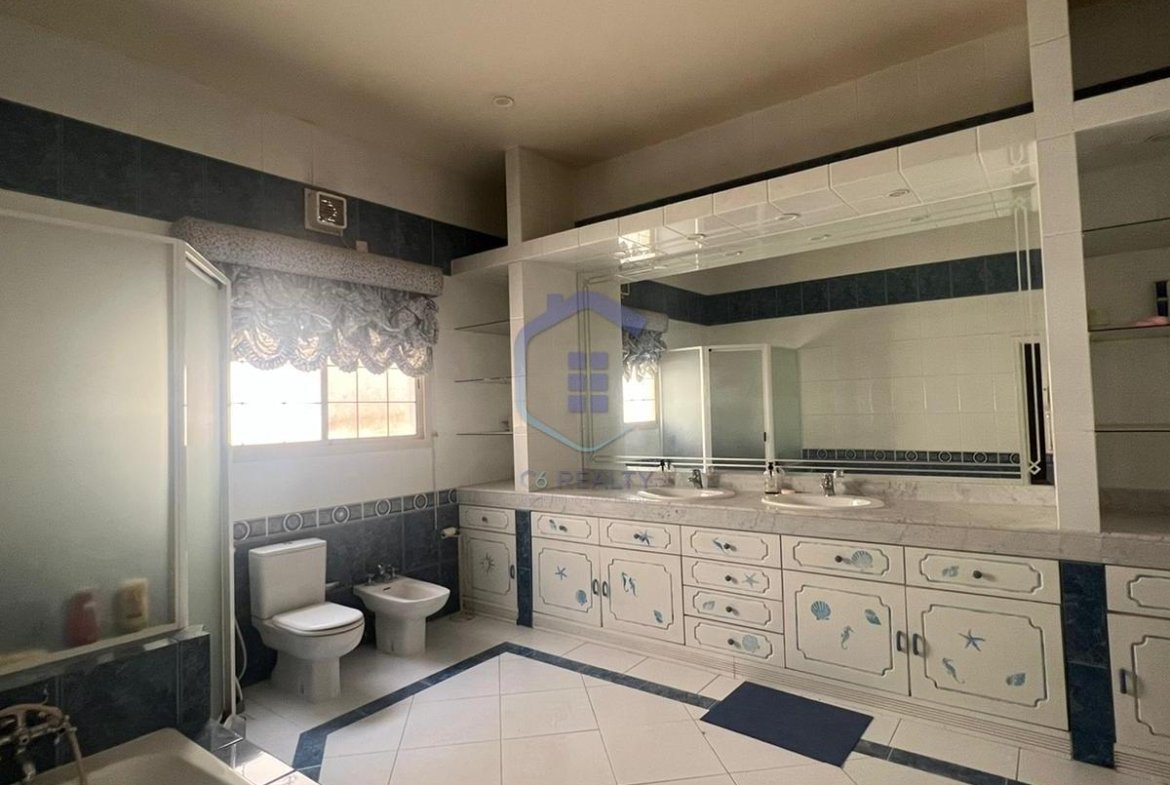 Luxury 4-Bedroom Villa in The heart of Al Hidd