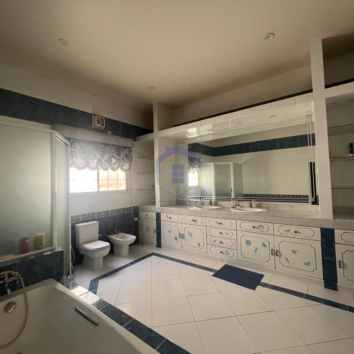 Luxury 4-Bedroom Villa in The heart of Al Hidd