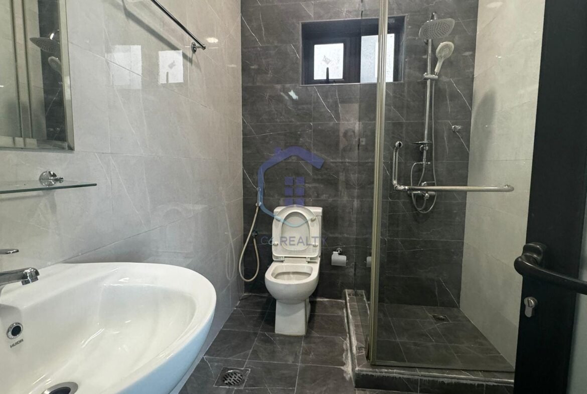 Affordable Spacious 2-Bedroom Apartment For Rent In The Center Zinj