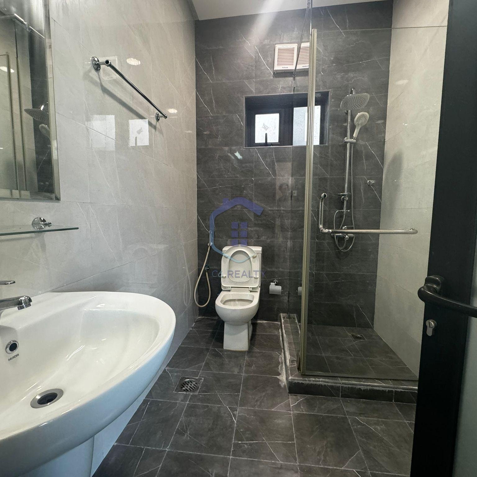 Affordable Spacious 2-Bedroom Apartment For Rent In The Center Zinj