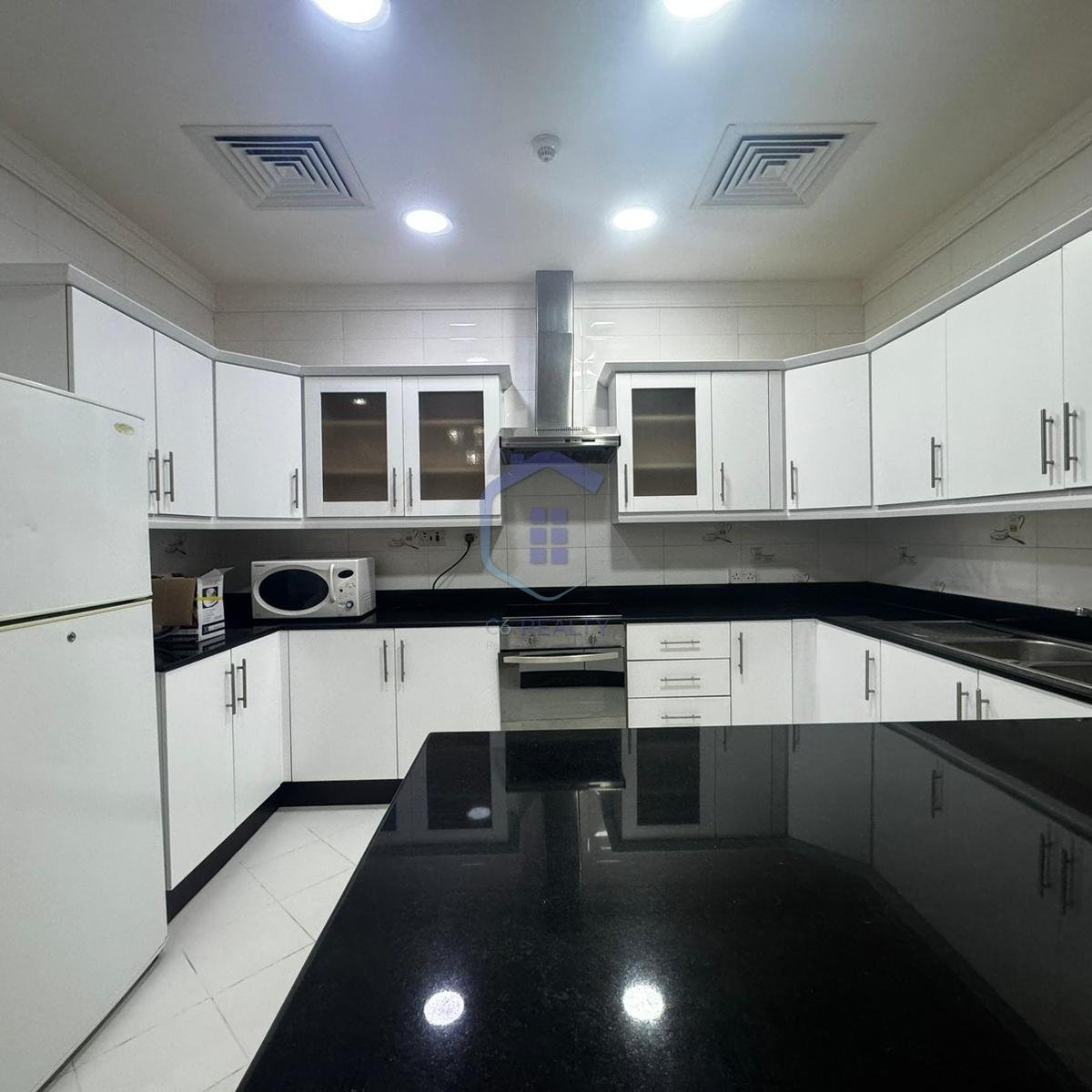 Affordable 2-Bedroom Apartment In The CityCenter of Sanabis