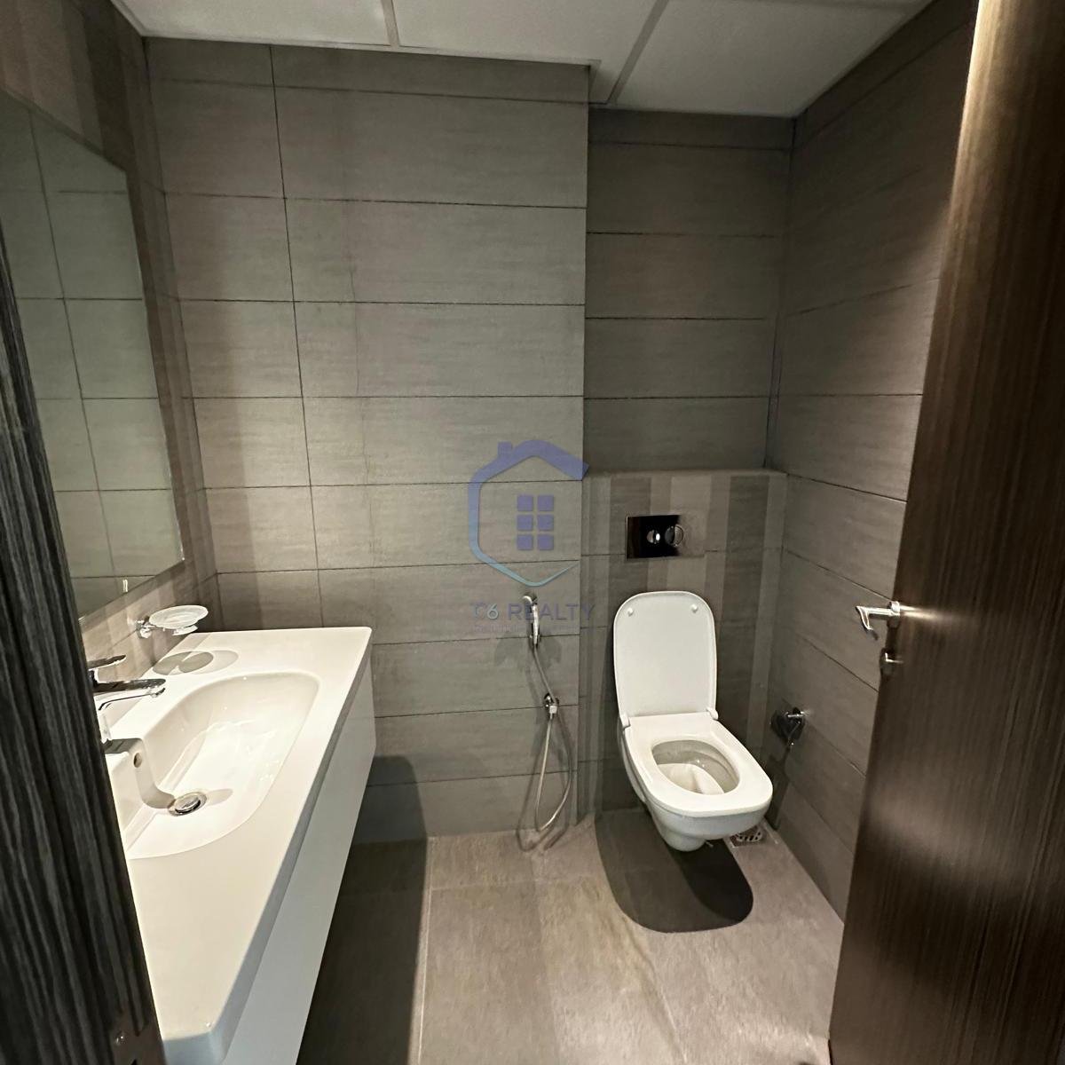 Affordable 4-Bedroom for Rent in The Center Amwaj
