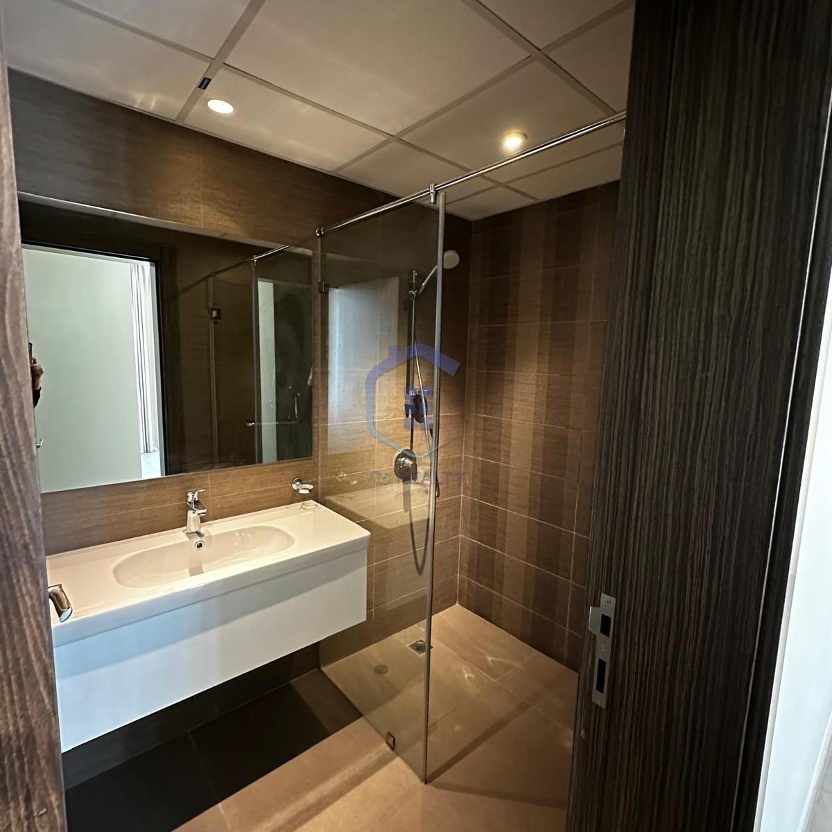 Affordable 4-Bedroom for Rent in The Center Amwaj