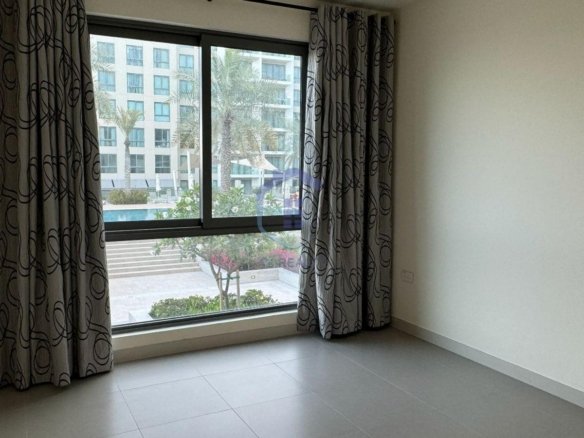 SeaView 4-Bedroom for Rent in The Heart of Marassi