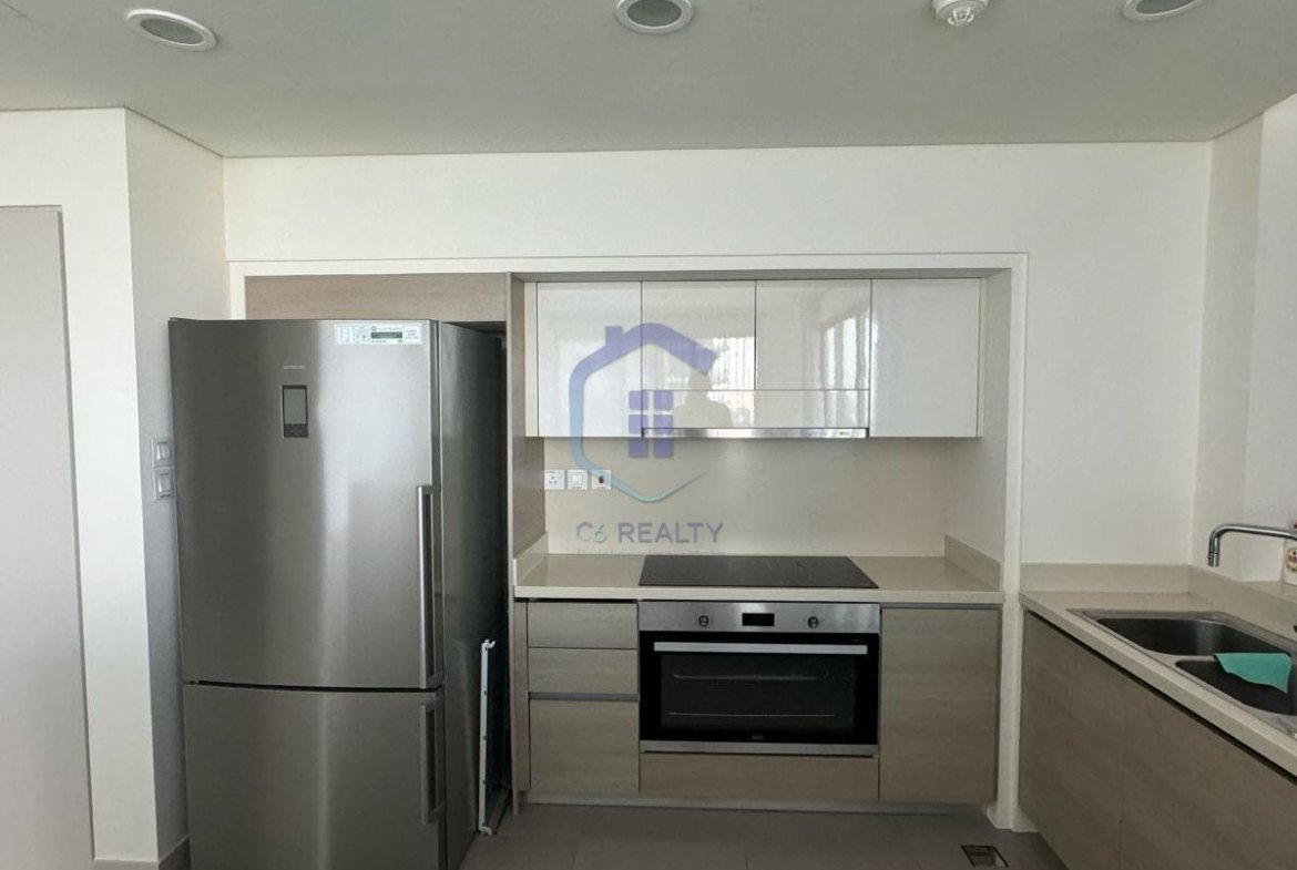 SeaView 4-Bedroom for Rent in The Heart of Marassi
