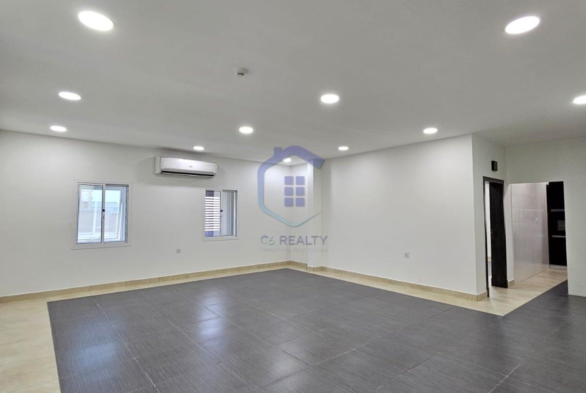 Exclusive 5-Bedroom Apartment for Rent in The Area of Saar.