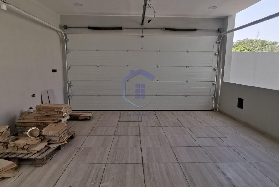 Luxury 4-Bedroom Villa in the Center Of Maqabah